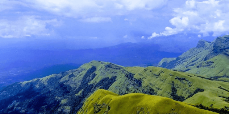 Summer Vacation in Chikmagalur: Where Should You Stay?